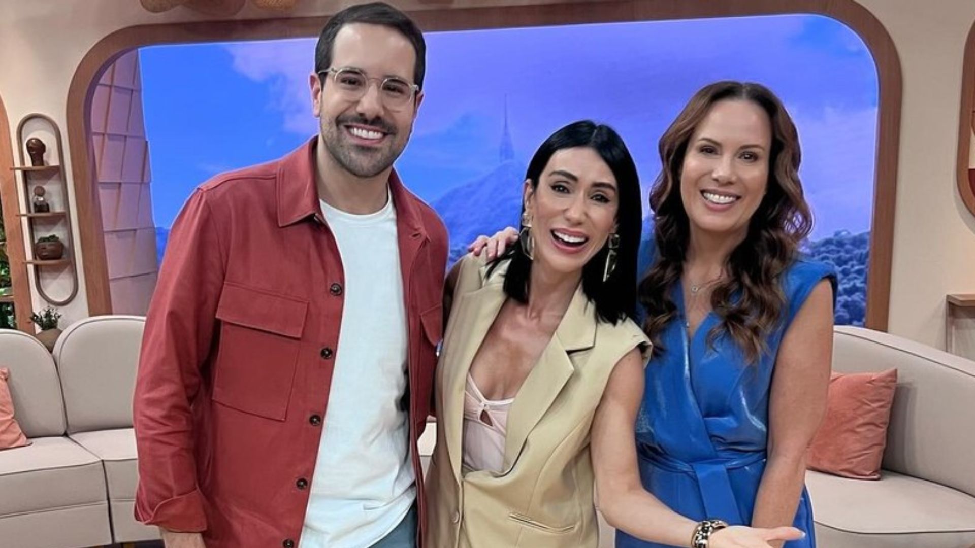 Apresentadores do 'Chega Mais' - Reprodução/SBT