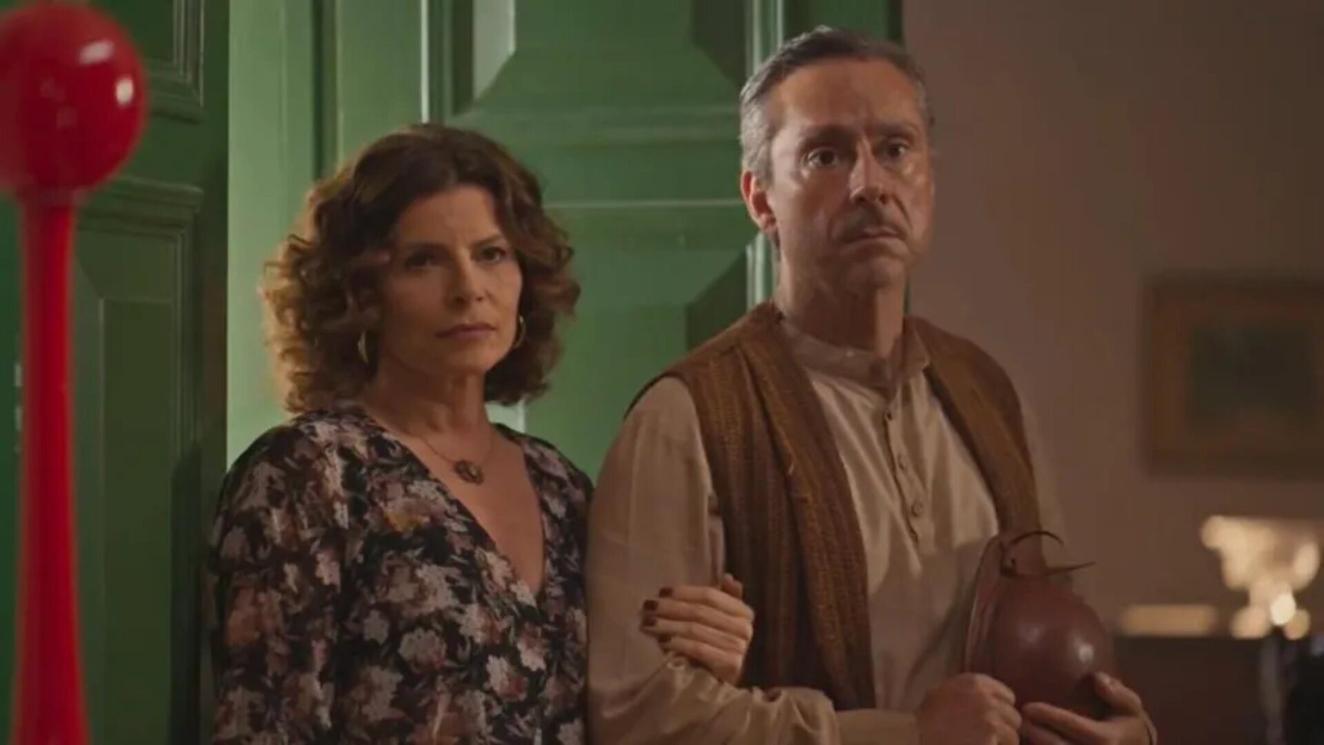 Deodora (Debora Bloch) e Tico Leonel (Alexandre Nero) em 'No Rancho Fundo'
