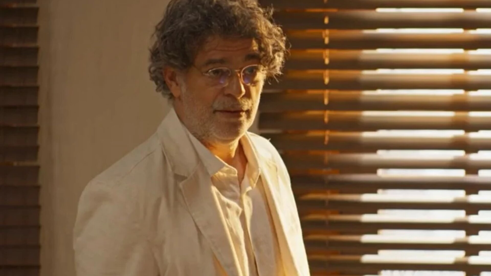 Ariosto (Eduardo Moscovis) em 'No Rancho Fundo'