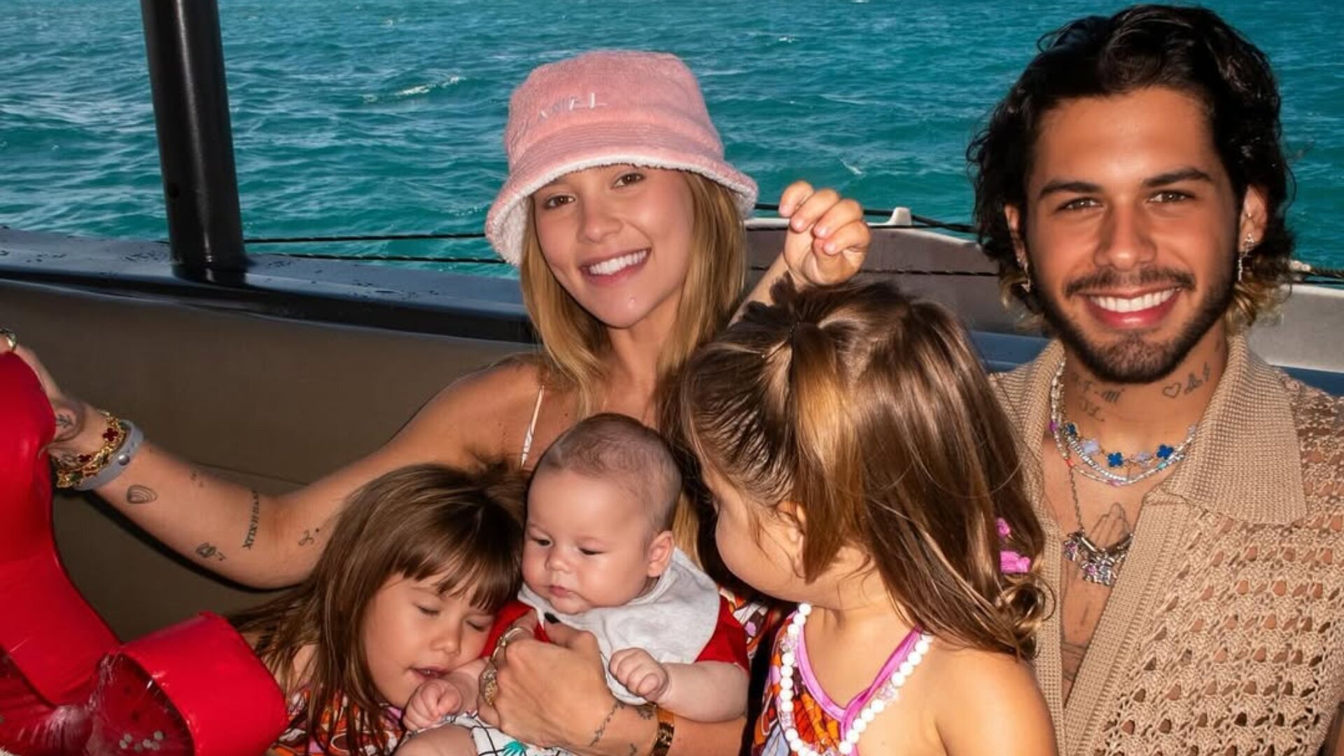 Virginia Fonseca e Zé Felipe com os filhos, Maria Alice, Maria Flor e José Leonardo