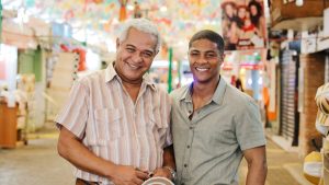 Luisão (Adélio Lima) e Marlon (Humberto Morais) em 'Dona de Mim' - Reprodução/Globo